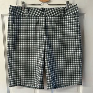 Nike Golf women’s plaid Bermuda length golf shorts size 12